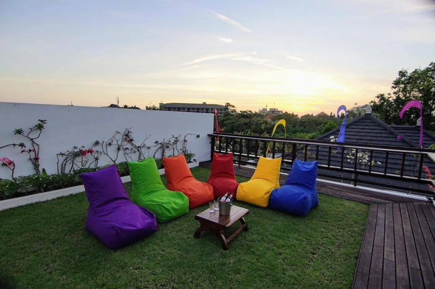 Villa Khaleesi Seminyak Indonesien